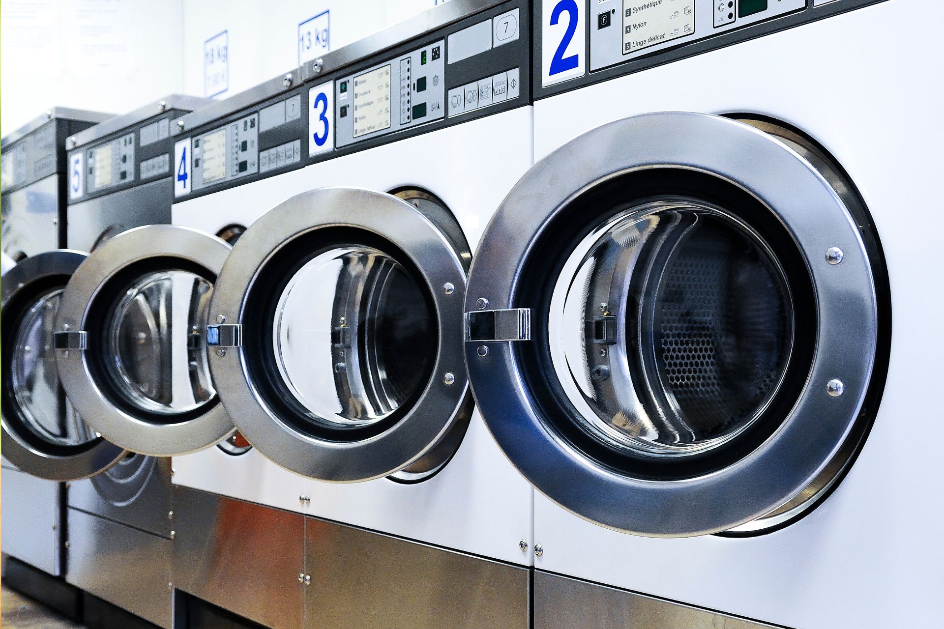 コインランドリーを開業するには？フランチャイズ・費用・収益を徹底解説