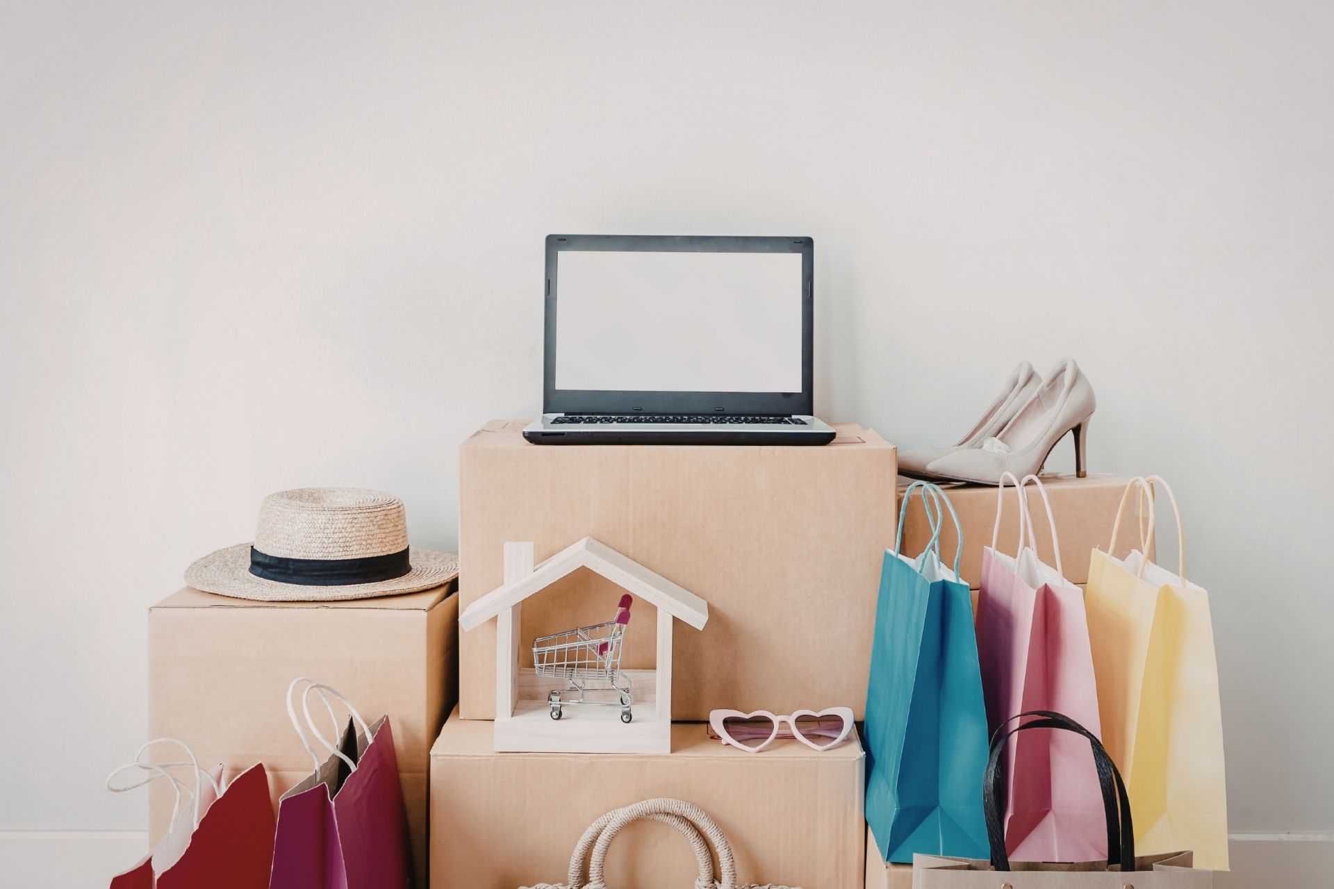 ネットショップ・ECで開業するには?費用・モデル・フランチャイズの実態を解説