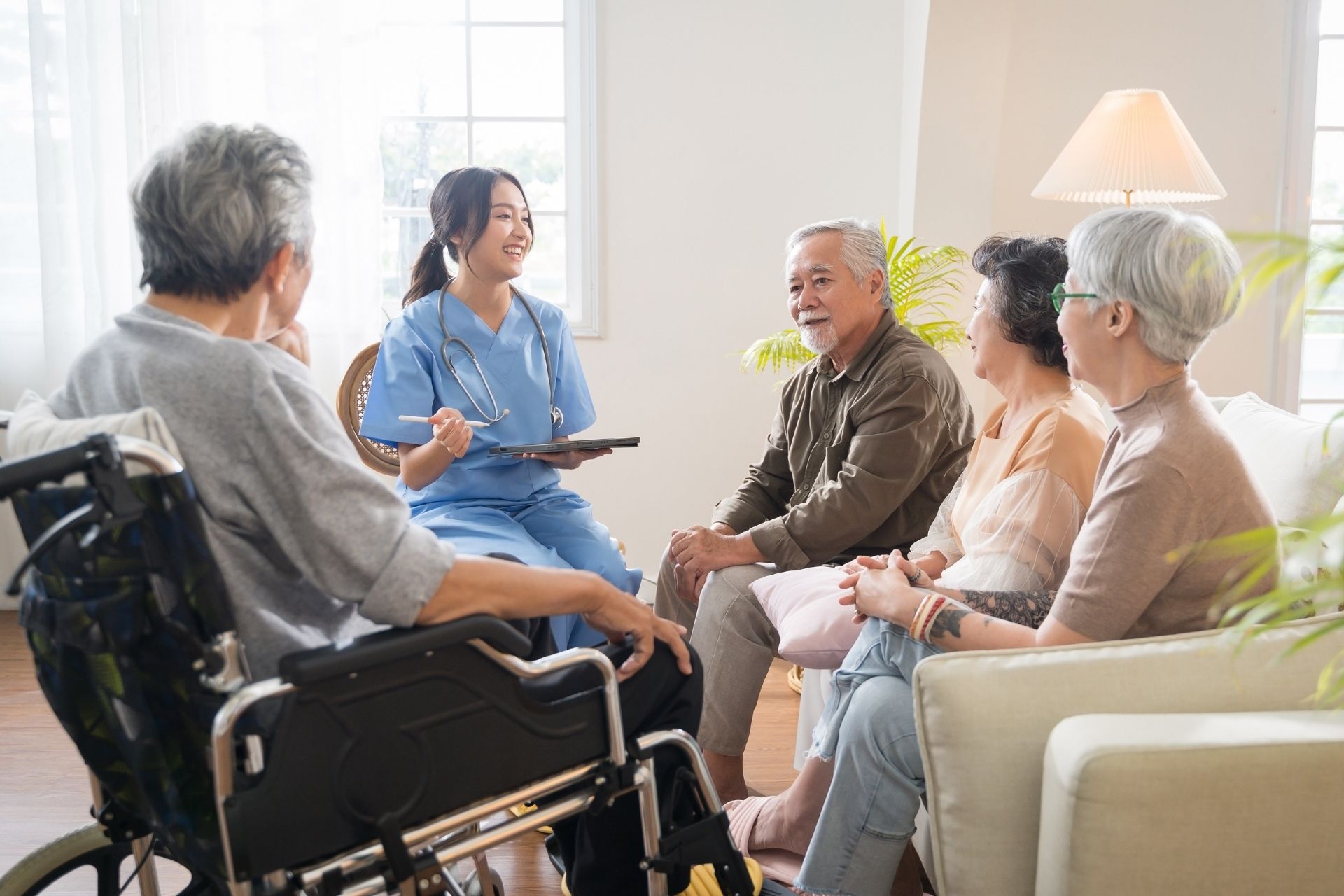 グループホームを開業・経営するには?初期費用・資格・フランチャイズの仕組みを解説