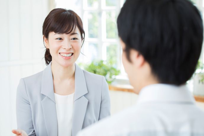 仲人型（仲人紹介型・仲介型）とデータマッチング型、自分に合うのは？結婚相談所の運営方式による違い
