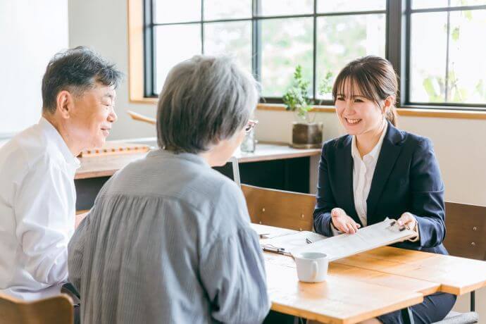 親による子どもの代理婚活とは 結婚相談所への代理相談の流れ