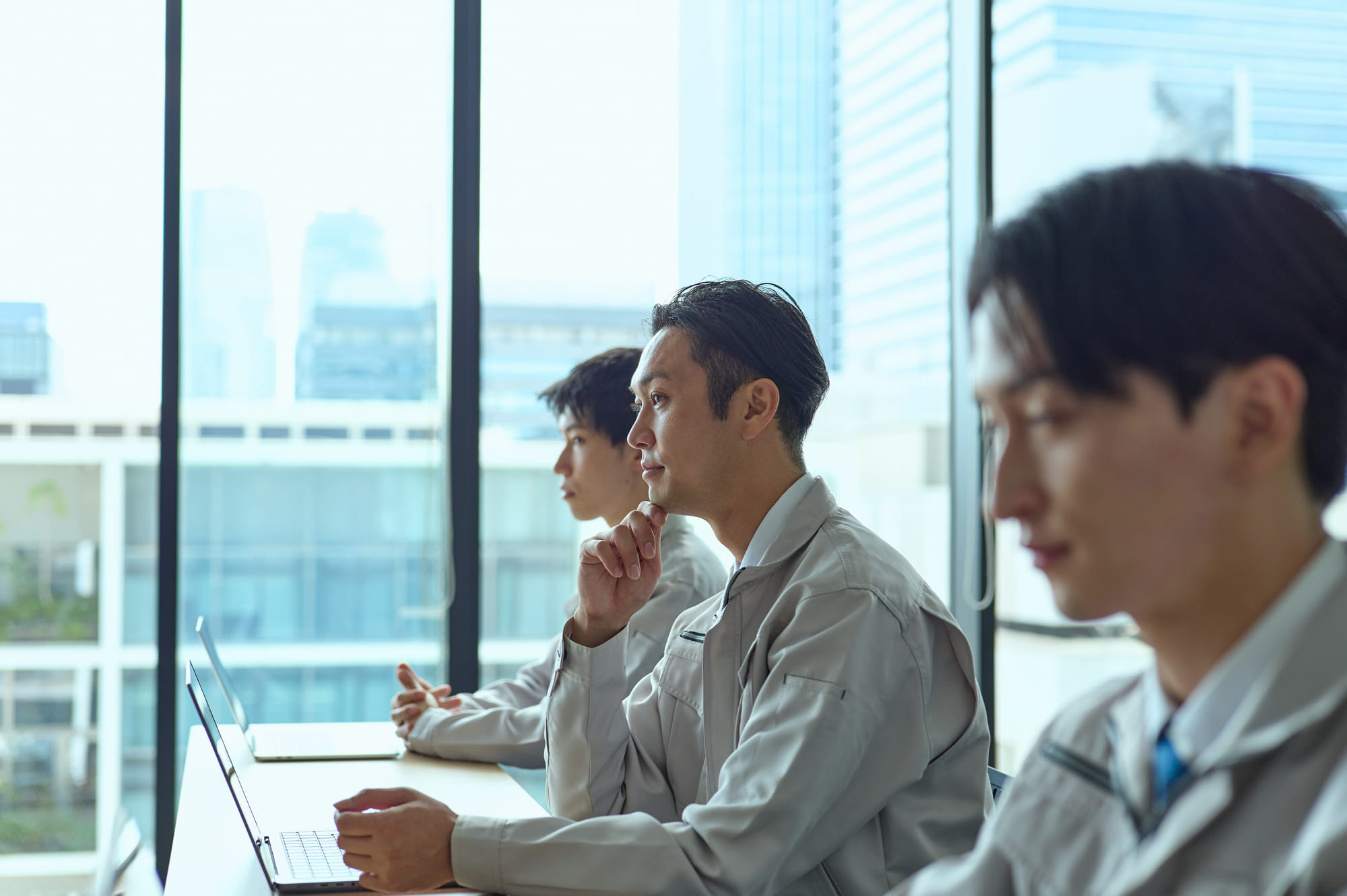 40代におすすめの副業12選！スキル活用のコツと未経験からの始め方
